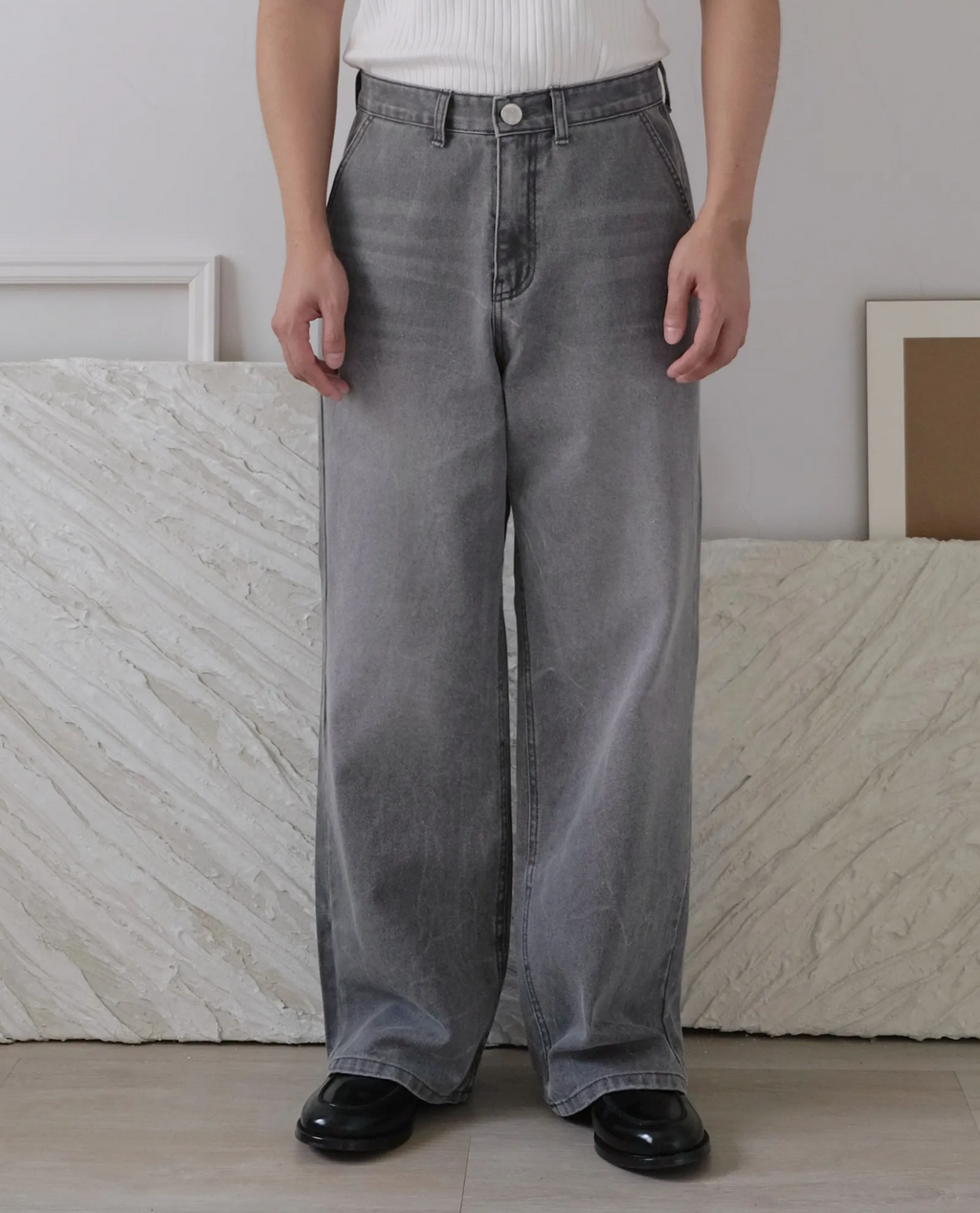 Turin Loose-Fit Jeans