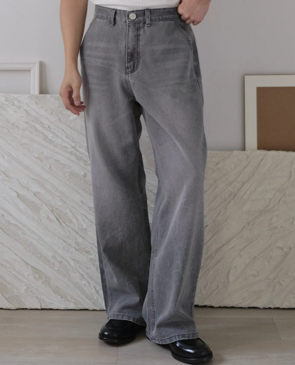 Turin Loose-Fit Jeans