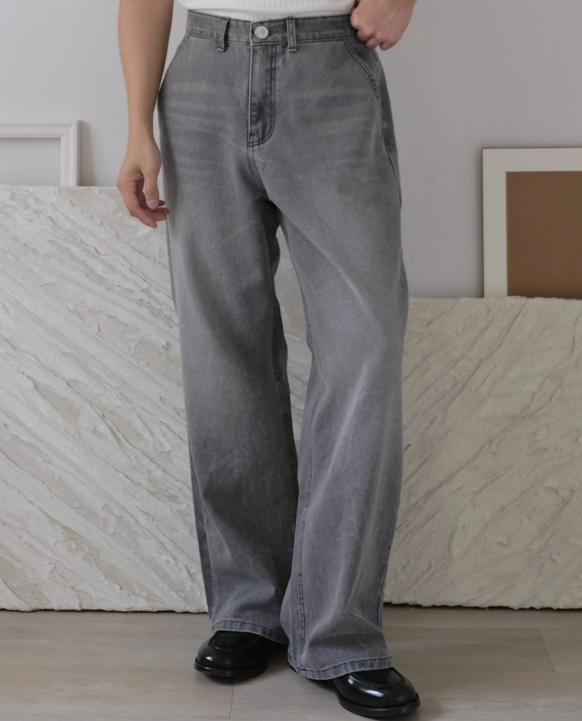 Turin Loose-Fit Jeans