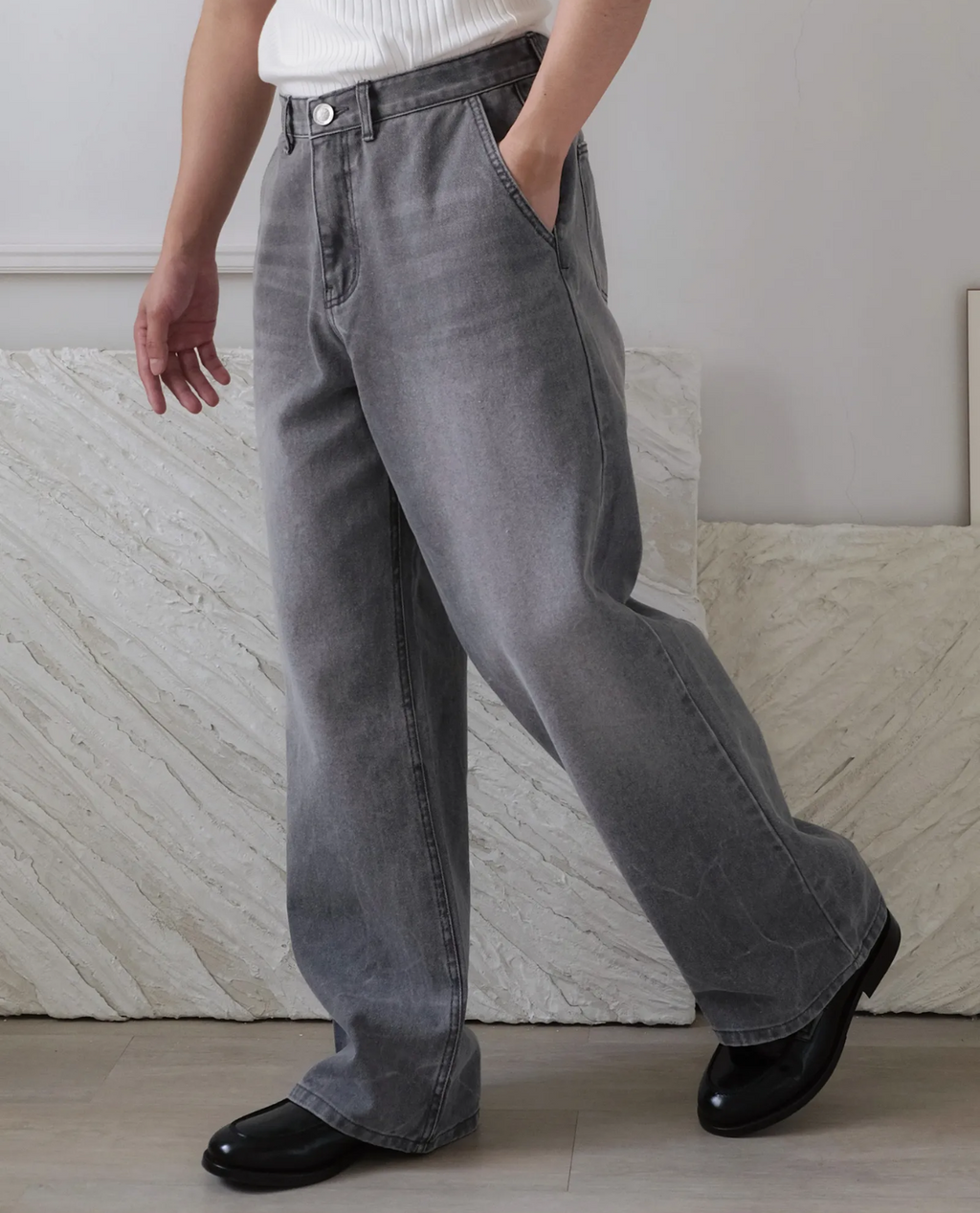 Turin Loose-Fit Jeans