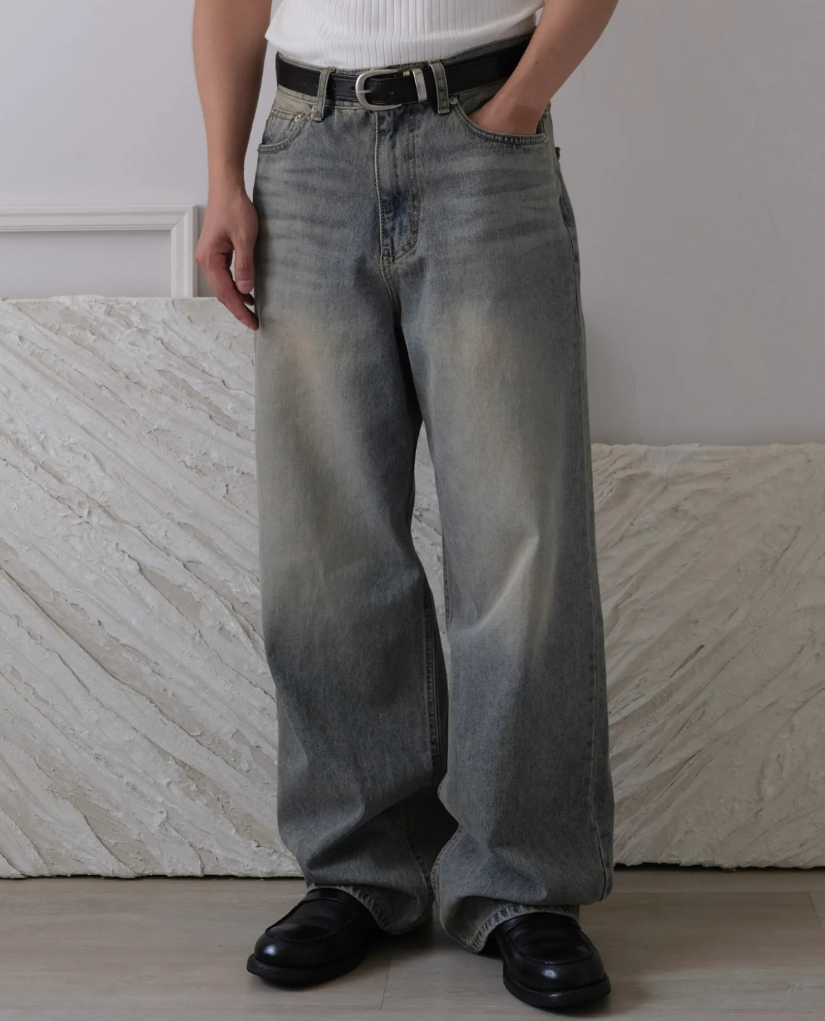 Catania Dust Wash Straight-Leg Jeans