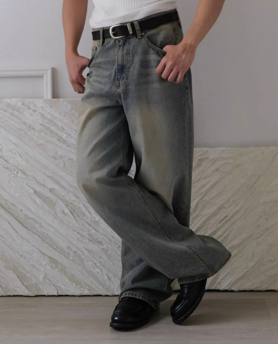 Catania Dust Wash Straight-Leg Jeans