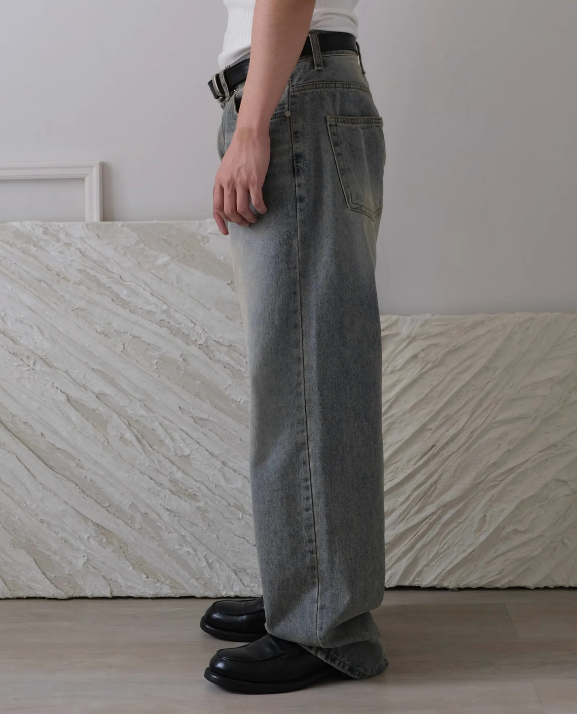Catania Dust Wash Straight-Leg Jeans