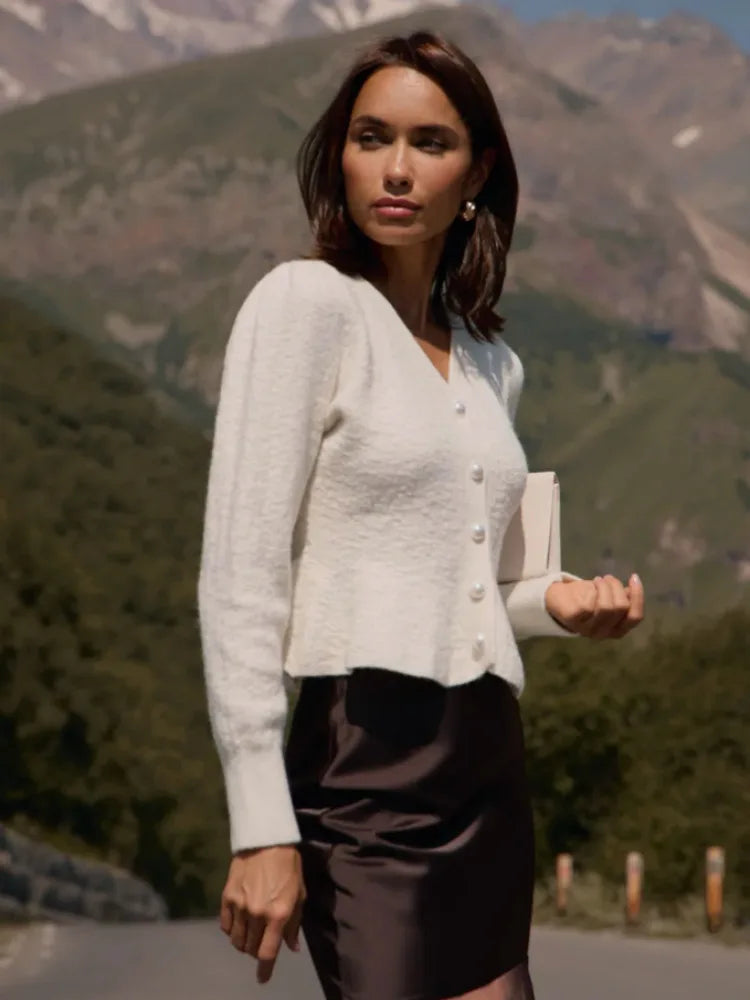 Dorvenia Cropped Knit Cardigan