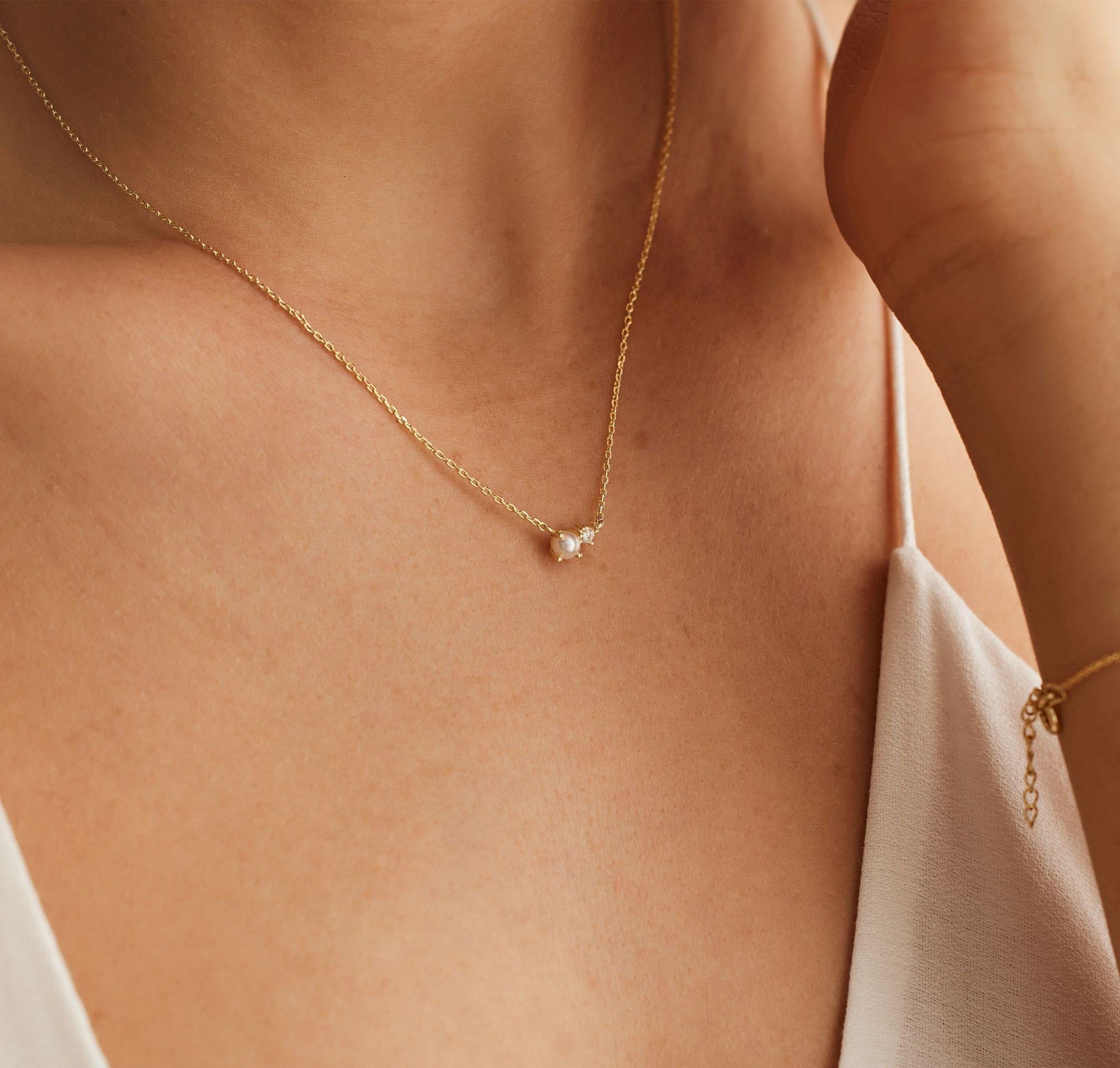 Lunar necklace