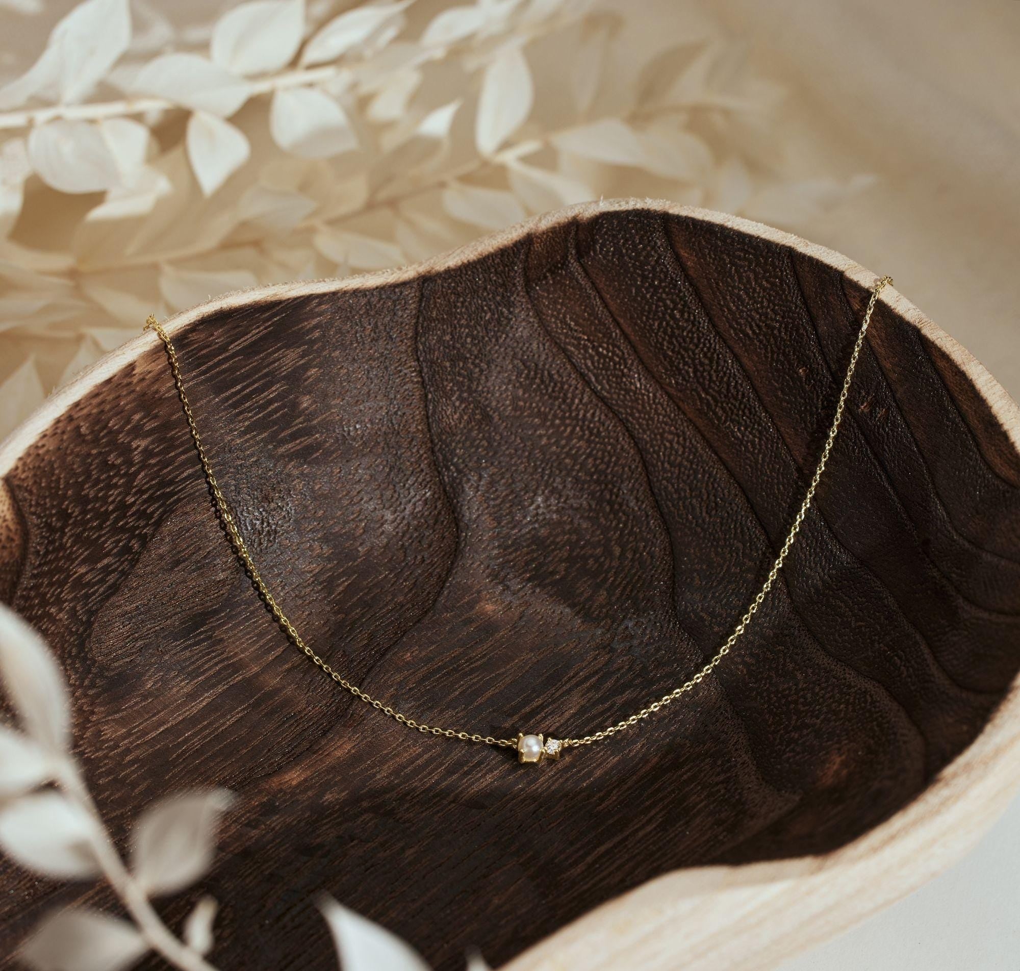 Lunar necklace