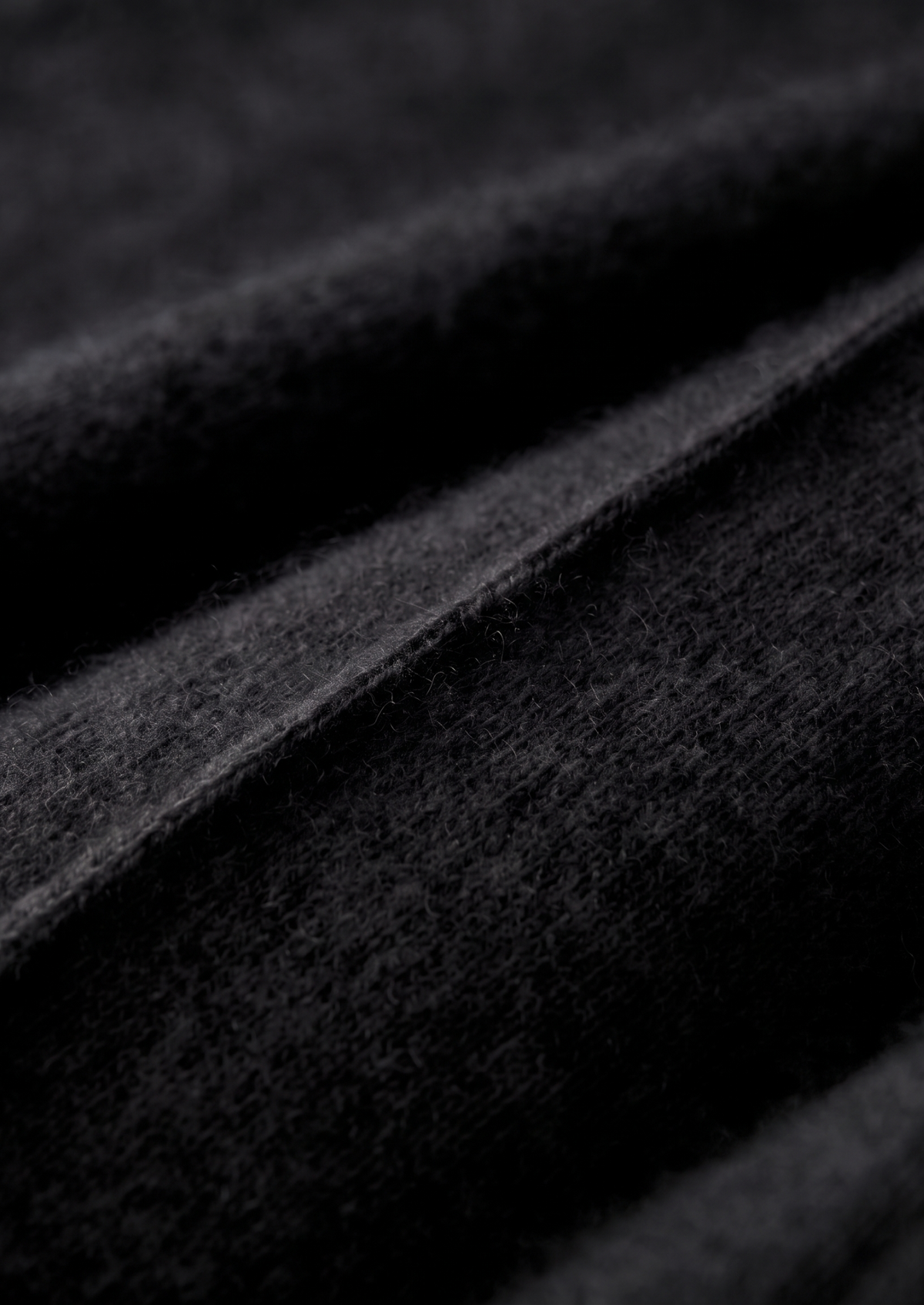 Pure Extra-Fine Merino Wool Black Luzzo Set